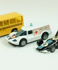 CORGI Junior 3 Stk. | MB Schulbus / Healer Wheeler Ambulance & Formula 5000
